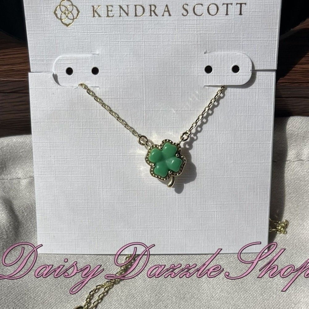 ☘️✨New Kendra Scott Clover Gold Plated Short Pendant Necklace🍀✨